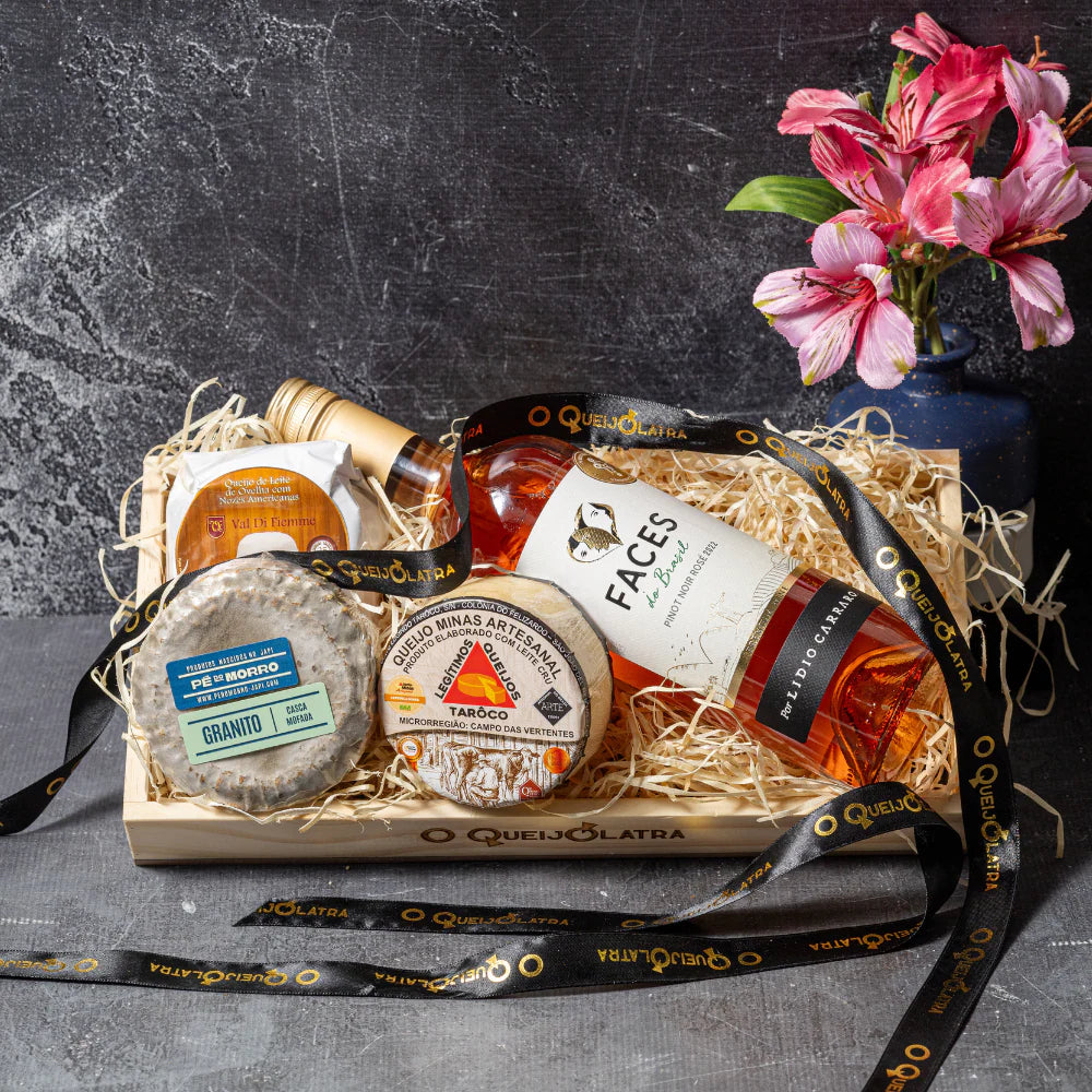 Cesta 6 – Kit Queijólatra Harmonização Rosé com Queijos Especiais
